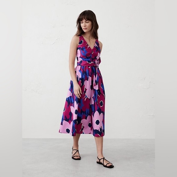 Banana Republic Dresses & Skirts - NWT! Banana Republic Purple Floral Poplin Shirred Dress